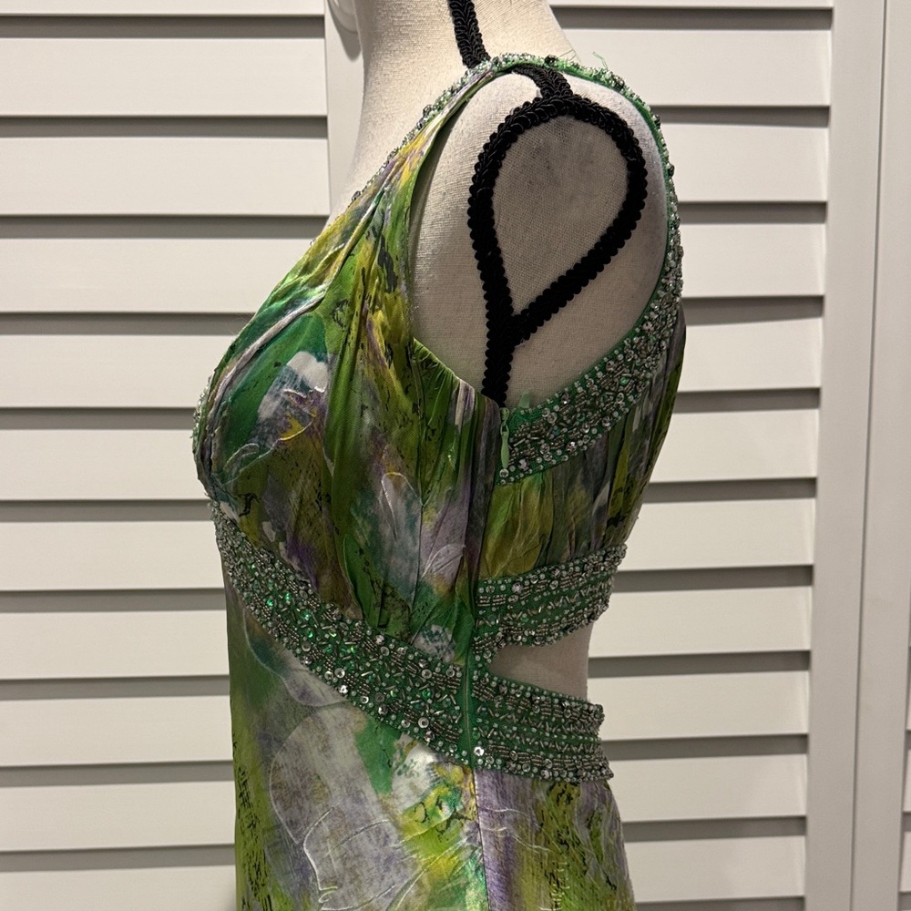 Elegant vintage Silk handmade lined beaded Sleeveless Dress with built in Bra. - Picture 5 of 13